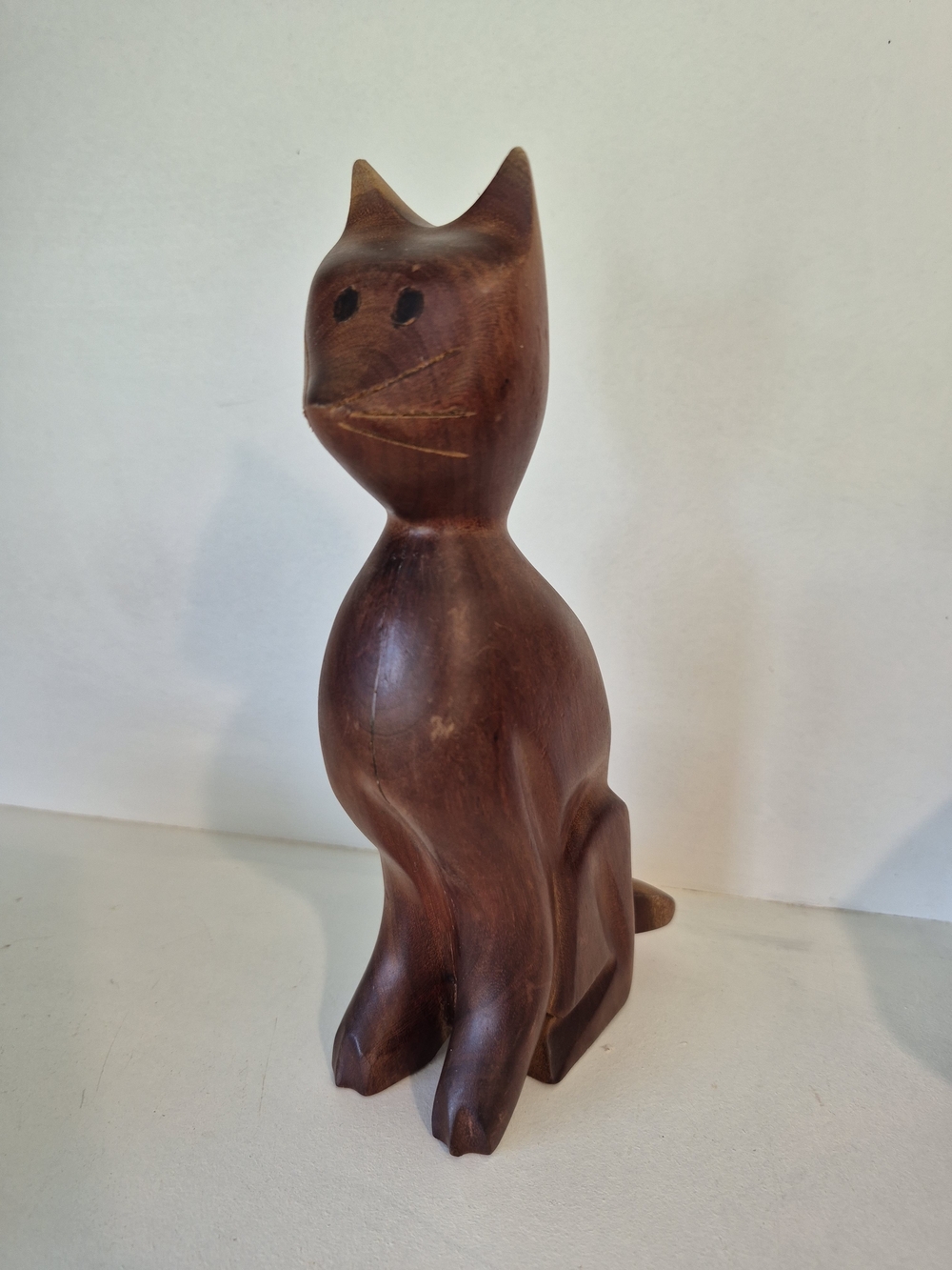 Vintage Mid-Century Style Hand-Carved Wood Cat Figurine - Cuban Folk Art 7.25"